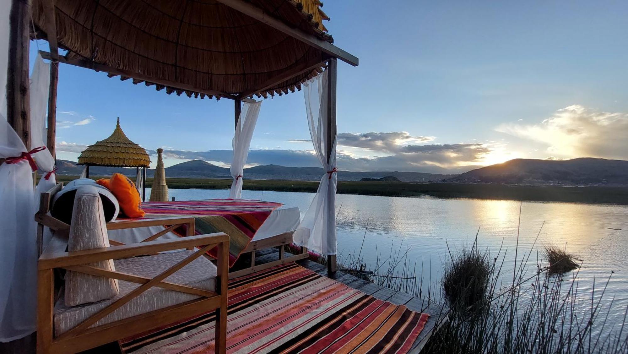 Uros Lodge Peru Puno Eksteriør bilde