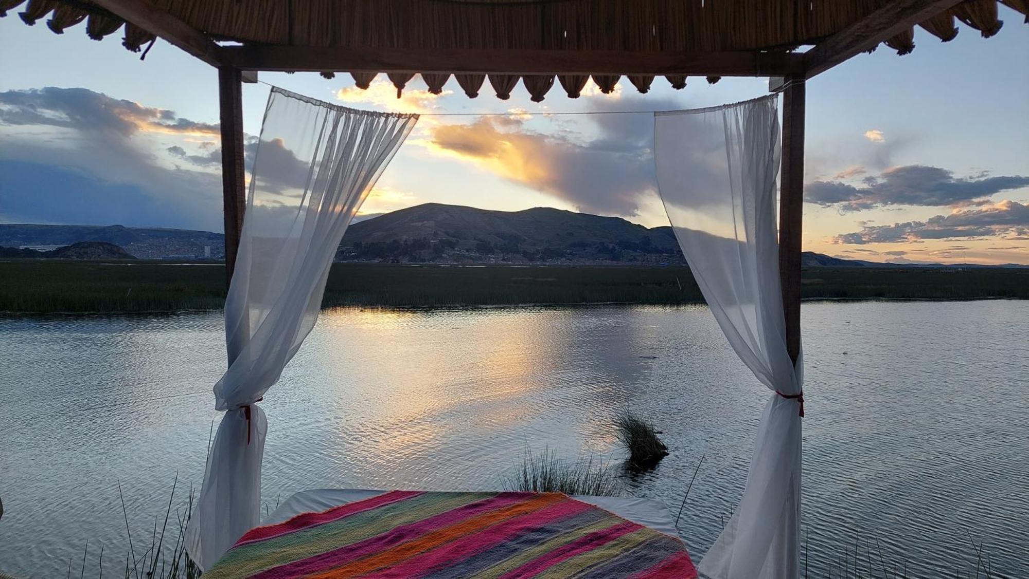 Uros Lodge Peru Puno Eksteriør bilde